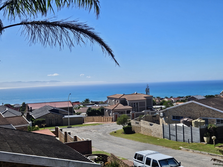 3 Bedroom Property for Sale in Wavecrest Eastern Cape